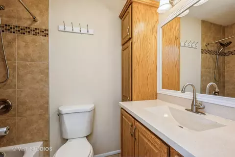 Bath - 1233 Mae Ct #17A, Wheeling, IL 60090 photo 1 of 1