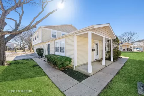 1233 Mae Ct #17A, Wheeling, IL 60090