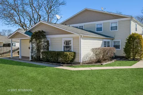 Exterior - 1233 Mae Ct #17A, Wheeling, IL 60090 photo 2 of 5