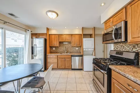 Kitchen - 1233 Mae Ct #17A, Wheeling, IL 60090 photo 1 of 2