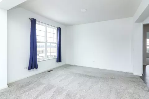 Living - 1804 Empress Ct, Elgin, IL 60124 photo 6 of 6