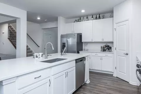 Kitchen - 1804 Empress Ct, Elgin, IL 60124 photo 3 of 3
