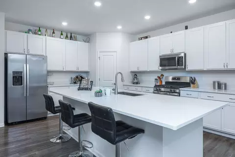 Kitchen - 1804 Empress Ct, Elgin, IL 60124 photo 1 of 3