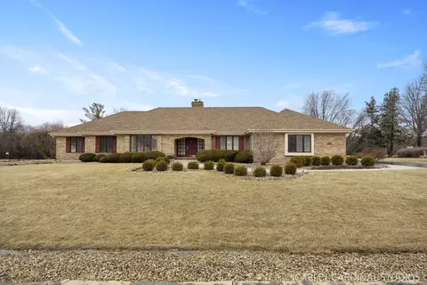 1 S160 Cantigny Dr, Winfield, IL 60190