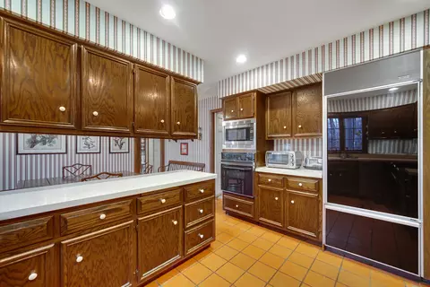 1380 Hampton Crse, Saint Charles, IL 60174 photo 8