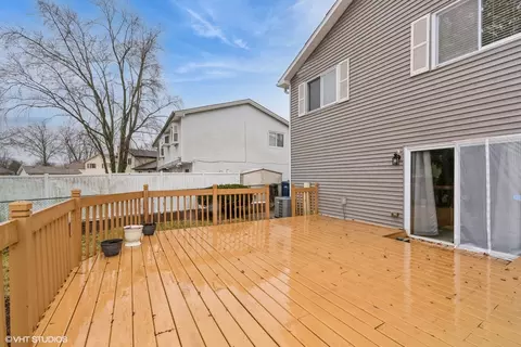Exterior - 29 Oakview Rd, Matteson, IL 60443 photo 2 of 3