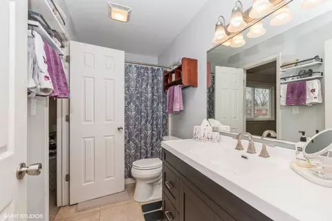 Bath - 29 Oakview Rd, Matteson, IL 60443 photo 1 of 2