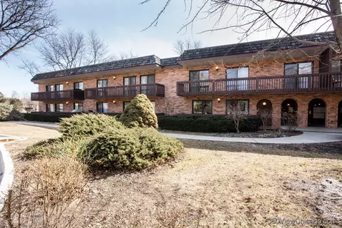 8200 Woodglen Ln #201, Downers Grove, IL 60516