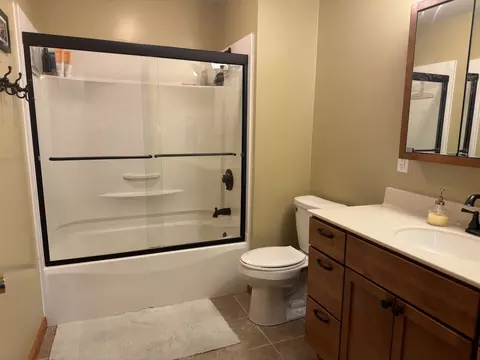 Bath - 2611 Plum St, Peru, IL 61354 photo 4 of 4