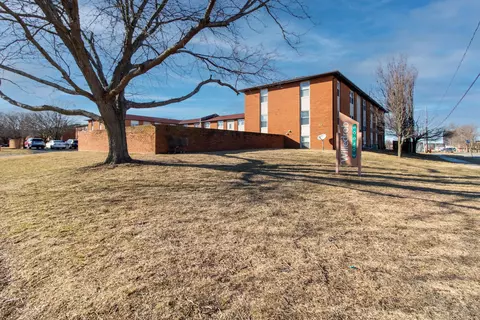 10 Willedrob Rd #8, Bloomington, IL 61701
