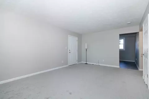 10 Willedrob Rd #8, Bloomington, IL 61701 photo 6