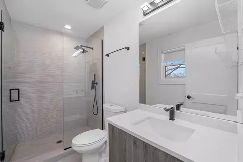 Bath - Undisclosed, Northbrook, IL 60062 photo 2 of 3