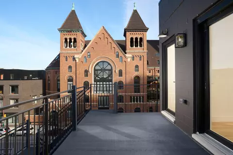 1402 W Chestnut St #1, Chicago, IL 60642