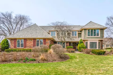 2424 E Steeple Chase Cir, Libertyville, IL 60048