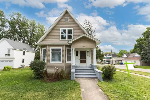 Exterior - 301 E Pierce St, Elburn, IL 60119 photo 2 of 7