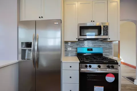 Kitchen - 301 E Pierce St, Elburn, IL 60119 photo 4 of 5