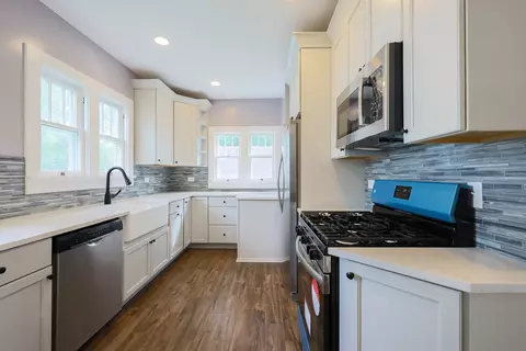 Kitchen - 301 E Pierce St, Elburn, IL 60119 photo 2 of 5