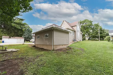 Exterior - 301 E Pierce St, Elburn, IL 60119 photo 4 of 7