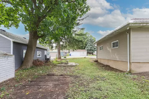 Exterior - 301 E Pierce St, Elburn, IL 60119 photo 5 of 7