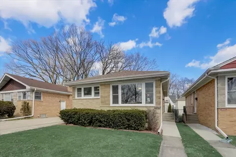10027 N Lavergne Ave, Skokie, IL 60077