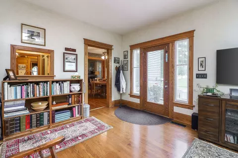 Entry Way - 204 Spring Ave, Naperville, IL 60540 photo 2 of 3