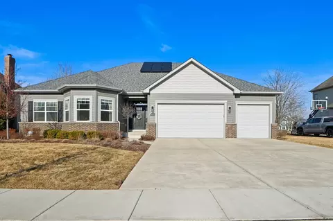 3682 Broadleaf Ave, Elgin, IL 60124