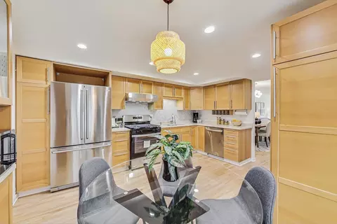 Kitchen - 2545 Windsor Ln, Northbrook, IL 60062 photo 3 of 3