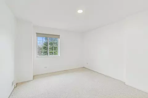Bedroom - 2545 Windsor Ln, Northbrook, IL 60062 photo 6 of 7