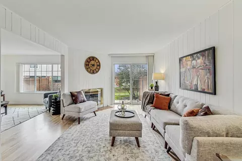Living - 2545 Windsor Ln, Northbrook, IL 60062 photo 3 of 6