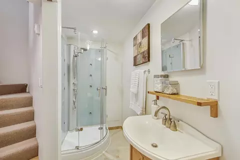 Bath - 2545 Windsor Ln, Northbrook, IL 60062 photo 4 of 4