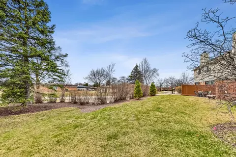 Exterior - 2545 Windsor Ln, Northbrook, IL 60062 photo 6 of 6