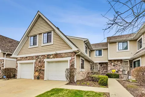 2545 Windsor Ln, Northbrook, IL 60062