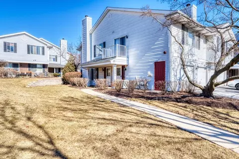 7938 Knottingham Cir #B, Darien, IL 60561