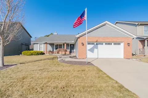 1408 Tearose Ln, Bloomington, IL 61704