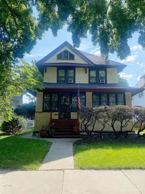 240 S Ridgeland Ave, Oak Park, IL 60302