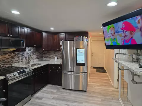 Kitchen - 6330 S Artesian Ave, Chicago, IL 60629 photo 2 of 4