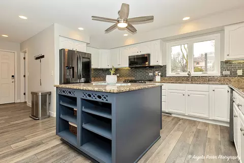 Kitchen - 1816 Channel Beach Ave, Johnsburg, IL 60051 photo 2 of 6