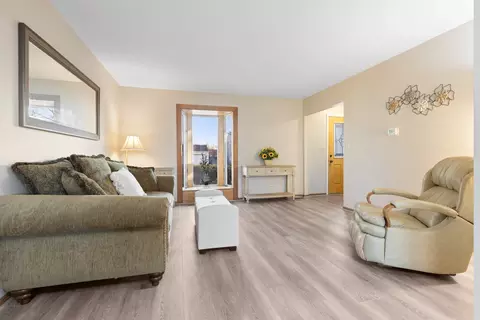 Living - 2262 Highfield Ln, Aurora, IL 60504 photo 1 of 2