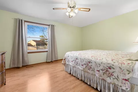 Bedroom - 2262 Highfield Ln, Aurora, IL 60504 photo 2 of 3