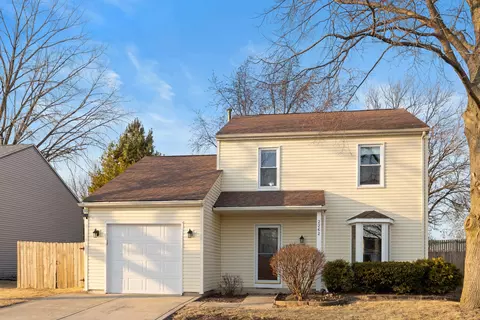 2262 Highfield Ln, Aurora, IL 60504
