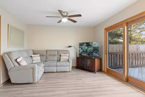 Living - 2262 Highfield Ln, Aurora, IL 60504 photo 2 of 2