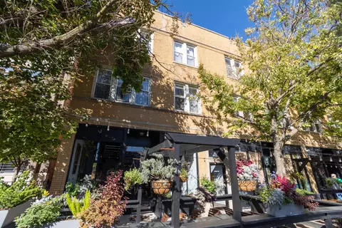2236 W Roscoe St #2, Chicago, IL 60618