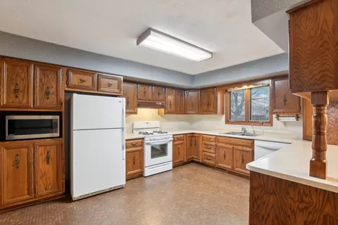 Kitchen - 1802 Charles St, Morris, IL 60450 photo 1 of 3