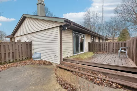 Exterior - 1802 Charles St, Morris, IL 60450 photo 7 of 10