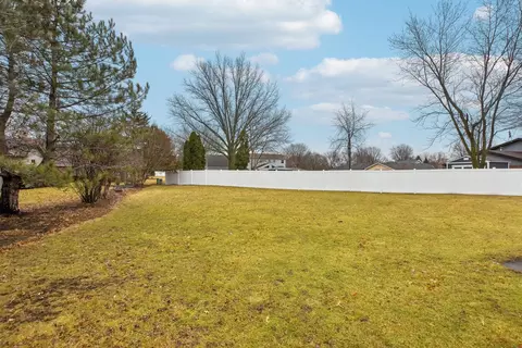 Exterior - 1802 Charles St, Morris, IL 60450 photo 9 of 10