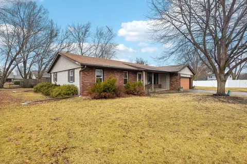 Exterior - 1802 Charles St, Morris, IL 60450 photo 3 of 10