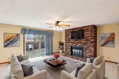 Living - 1802 Charles St, Morris, IL 60450 photo 1 of 7