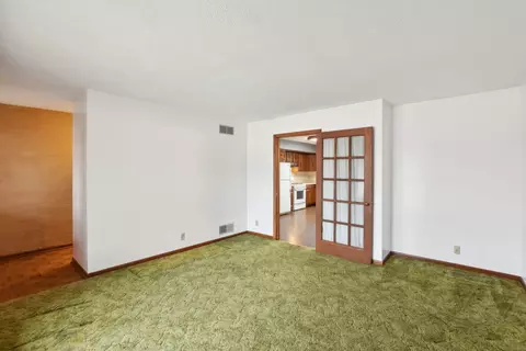 Living - 1802 Charles St, Morris, IL 60450 photo 6 of 7
