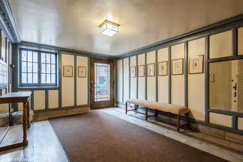 Entry Way - 5111 S Cornell Ave #1, Chicago, IL 60615 photo 1 of 2