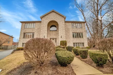 Exterior - 32 E Hattendorf Ave #1B, Roselle, IL 60172 photo 3 of 10